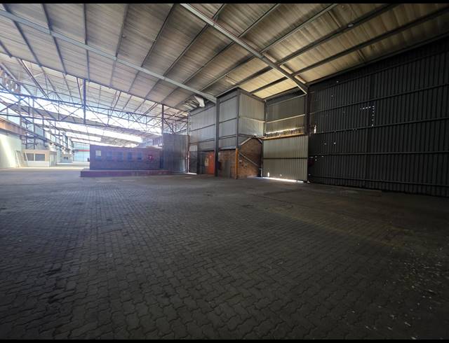 3,300M² WAREHOUSE TO LET IN ALRODE